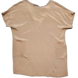 XL-XXXL tan shirt with pockets with V peekaboo in the back